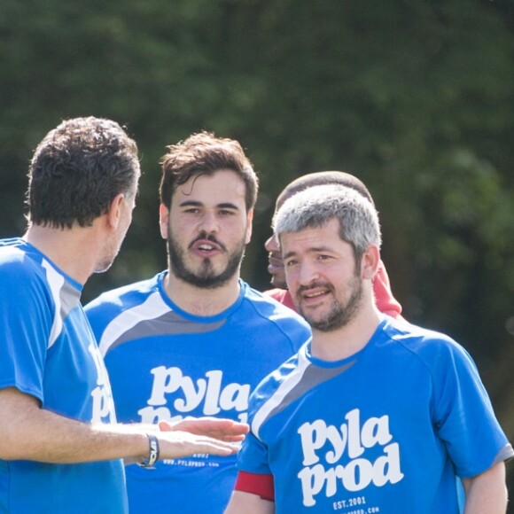 Le chanteur Grégoire lors du tournoi de football Media Cup, un tournoi par équipe de production ou chaine de télévision, à Meudon. Le 2 juillet 2016