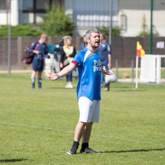 Le chanteur Grégoire lors du tournoi de football Media Cup, un tournoi par équipe de production ou chaine de télévision, à Meudon. Le 2 juillet 2016