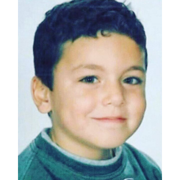 Kev Adams a publié une photo de lui jeune sur sa page Instagram, le 2 juillet 2016. La veille, il fêtait se 25 ans.