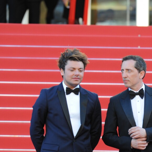 Kev Adams et Gad Elmaleh à la montée des marches du film "Elle" lors du 69ème Festival International du Film de Cannes. Le 21 mai 2016.