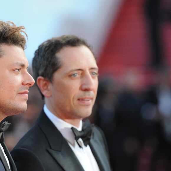 Kev Adams et Gad Elmaleh à la montée des marches du film "Elle" lors du 69ème Festival International du Film de Cannes. Le 21 mai 2016