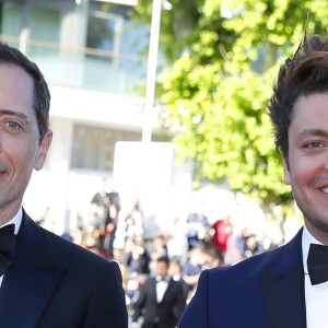 Kev Adams et Gad Elmaleh à la Montée des marches du film "Elle" lors du 69ème Festival International du Film de Cannes. Le 21 mai 2016. © Olivier Borde-Cyril Moreau/Bestimage