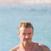 David Beckham et son fils Cruz - Victoria Beckham prend des photos de famille à la plage en Grèce le 4 juin 2016.