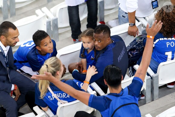 Patrice Evra, sa femme Sandra, sa fille, Maona et son fils, Lenny lors du match de l'Euro 2016 Allemagne-France au stade Vélodrome à Marseille, France, le 7 juillet 2016. © Cyril Moreau/Bestimage