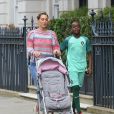 La femme de Guy Ritchie Jacqui Ainsley et son beau-fils David Banda Ciccone Ritchie se promènent dans la rue à Londres, le 22 juin 2016.