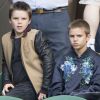 Cruz Beckham et son frère Romeo Beckham dans les tribunes du tournoi de tennis de Wimbledon le 6 juillet 2016. © Stephen Lock/i-Images via ZUMA Wire/Bestimage
