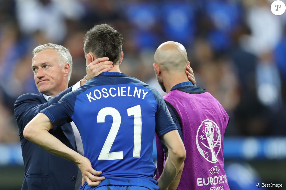 Static1 Purepeople Com Articles 8 19 25 Didier Deschamps Laurent Koscielny De 950x0 1 Jpg