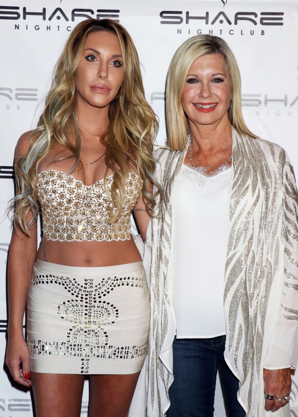 Olivia Newton-John et sa fille Chloe Lattanzi pour le 35 ème anniversaire de la sortie de "Xanadu" le 9 août 2015 à Las Vegas