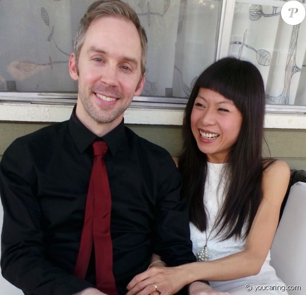 Matt Villines et son épouse, Linda Tan Villines. Réalisateur de l'émission "Saturday Night Live", Matt avait été diagnostiqué du cancer en 2014. Son décès a été confirmé le 11 juillet 2016.