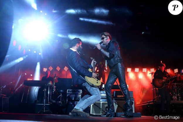 Exclusif - Johnny Hallyday et Maxim Nucci (Yodelice) - Coup d'envoi du "Rester Vivant Tour" aux Arènes de Nîmes, le 2 juillet 2015.