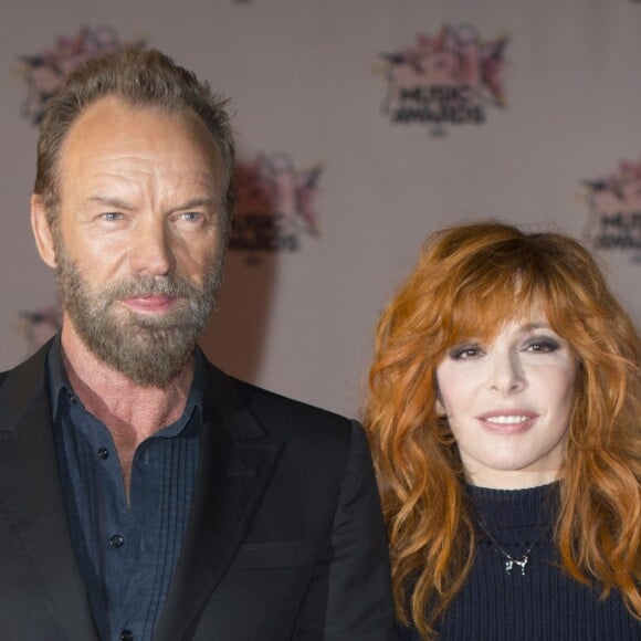 Sting et Mylène Farmer à la 17ème cérémonie des NRJ Music Awards 2015 au Palais des Festivals à Cannes, le 7 novembre 2015.