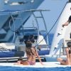 Sylvester Stallone avec ses filles près de Saint Tropez, le 10 juillet 2016.