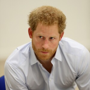 Le prince Harry s'est soumis le 14 juillet 2016 à un test de dépistage du VIH/sida pratiqué par le psychothérapeute Robert Palmer au Guy's and St Thomas' Hospital à Londres. L'initiative, qui était diffusée en vidéo live sur la page Facebook de la monarchie britannique, avait vocation à sensibiliser le public au test de dépistage, facile et rapide.