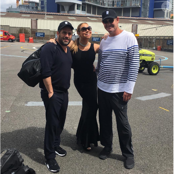 Mariah Carey arrive à l'héliport. Les internautes l'accusent d'avoir abusé de Photoshop pour se mincier. Photo publiée sur Instagram, le 12 juillet 2016