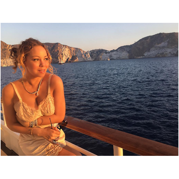 Mariah Carey est en vacances avec son fiancé James Packer. Le couple accompagné des enfants de la chanteuse s'est rendu à Calvi puis Ponza en Italie. Photo publiée sur Instagram, au début du mois de juillet 2016