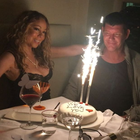 Mariah Carey est en vacances avec son fiancé James Packer. Le couple accompagné des enfants de la chanteuse s'est rendu à Calvi puis Ponza en Italie. Photo publiée sur Instagram, au début du mois de juillet 2016