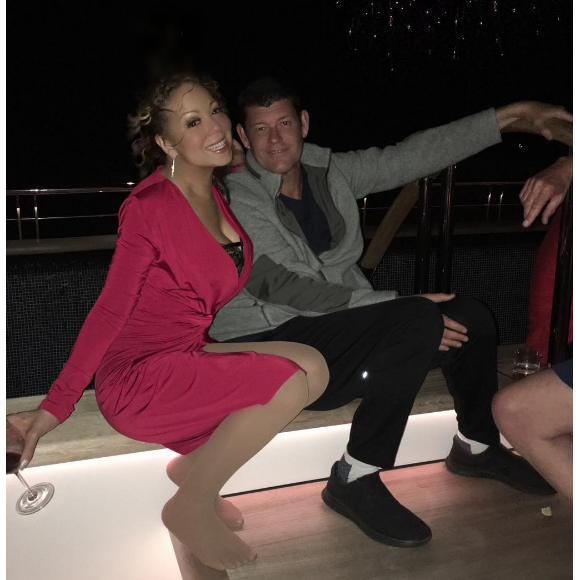 Mariah Carey est en vacances avec son fiancé James Packer. Le couple accompagné des enfants de la chanteuse s'est rendu à Calvi puis Ponza en Italie. Photo publiée sur Instagram, au début du mois de juillet 2016