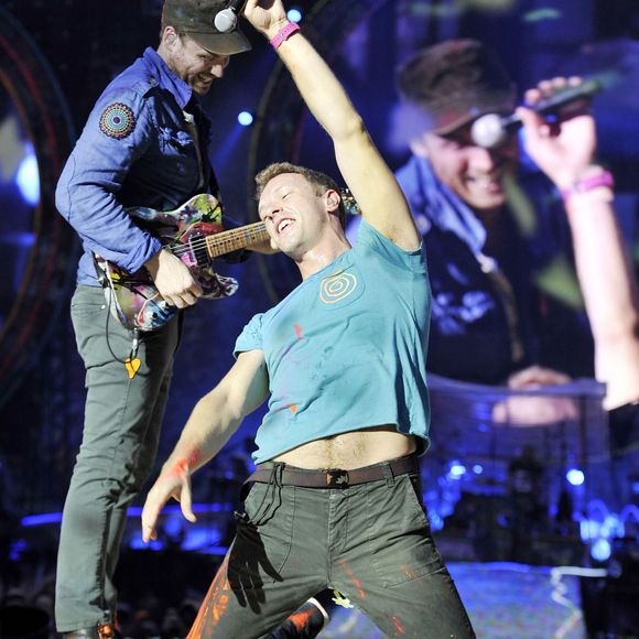 Chris Martin et son groupe Coldplay en concert à Londres, le 1er juin 2012.