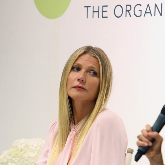 Gwyneth Paltrow assure la promotion de sa marque de cosmétiques "Juice Beauty" à Toronto, le 14 juillet 2016.