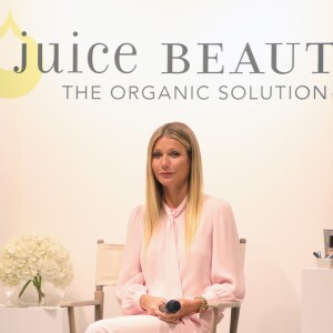 Gwyneth Paltrow assure la promotion de sa marque de cosmétiques "Juice Beauty" à Toronto, le 14 juillet 2016.