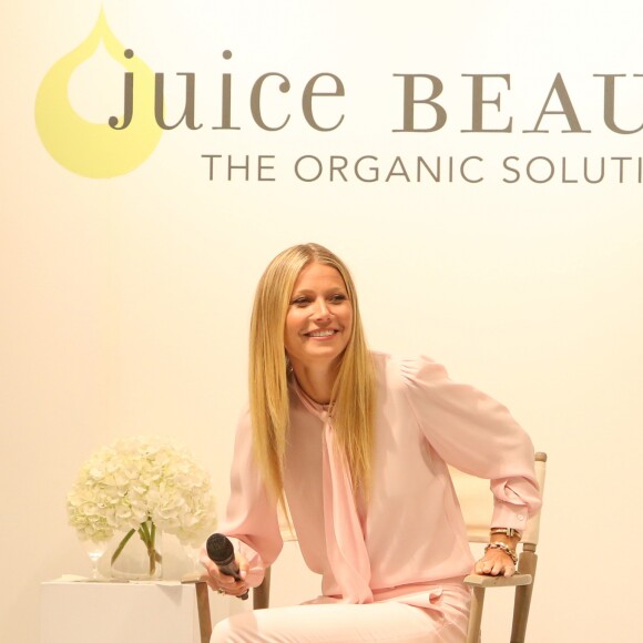 Gwyneth Paltrow assure la promotion de sa marque de cosmétiques "Juice Beauty" à Toronto, le 14 juillet 2016.