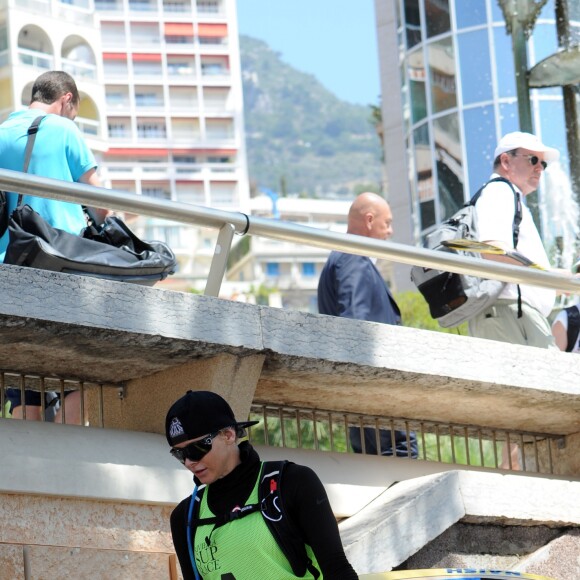 Exclusif - La princesse Charlene de Monaco a participé le 25 juin 2016 à la 2e édition de la Riviera Sup Race, une course de paddle de 14 kilomètres (Monaco, Italie, Menton, Roquebrune-Cap-Martin) organisée par l'association Hoé Hoé, en compagnie de son frère Gareth Wittstock. Son mari le prince Albert II de Monaco en a donné le départ sur la plage du Larvotto et était présent à Roquebrune-Cap-Martin pour l'accueillir à son arrivée, après 2h52 d'effort en plein soleil. © Bruno Bebert - Olivier Huitel/Pool Restreint Monaco/Bestimage-Crystal