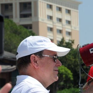 Exclusif - Le prince Albert de Monaco donne le départ de la course... La princesse Charlene de Monaco a participé le 25 juin 2016 à la 2e édition de la Riviera Sup Race, une course de paddle de 14 kilomètres (Monaco, Italie, Menton, Roquebrune-Cap-Martin) organisée par l'association Hoé Hoé, en compagnie de son frère Gareth Wittstock. Son mari le prince Albert II de Monaco en a donné le départ sur la plage du Larvotto et était présent à Roquebrune-Cap-Martin pour l'accueillir à son arrivée, après 2h52 d'effort en plein soleil. © Bruno Bebert - Olivier Huitel/Pool Restreint Monaco/Bestimage-Crystal