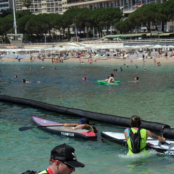 Exclusif - La princesse Charlene de Monaco a participé le 25 juin 2016 à la 2e édition de la Riviera Sup Race, une course de paddle de 14 kilomètres (Monaco, Italie, Menton, Roquebrune-Cap-Martin) organisée par l'association Hoé Hoé, en compagnie de son frère Gareth Wittstock. Son mari le prince Albert II de Monaco en a donné le départ sur la plage du Larvotto et était présent à Roquebrune-Cap-Martin pour l'accueillir à son arrivée, après 2h52 d'effort en plein soleil. © Bruno Bebert - Olivier Huitel/Pool Restreint Monaco/Bestimage-Crystal