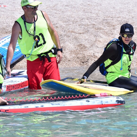 Exclusif - La princesse Charlene de Monaco a participé le 25 juin 2016 à la 2e édition de la Riviera Sup Race, une course de paddle de 14 kilomètres (Monaco, Italie, Menton, Roquebrune-Cap-Martin) organisée par l'association Hoé Hoé, en compagnie de son frère Gareth Wittstock. Son mari le prince Albert II de Monaco en a donné le départ sur la plage du Larvotto et était présent à Roquebrune-Cap-Martin pour l'accueillir à son arrivée, après 2h52 d'effort en plein soleil. © Bruno Bebert - Olivier Huitel/Pool Restreint Monaco/Bestimage-Crystal