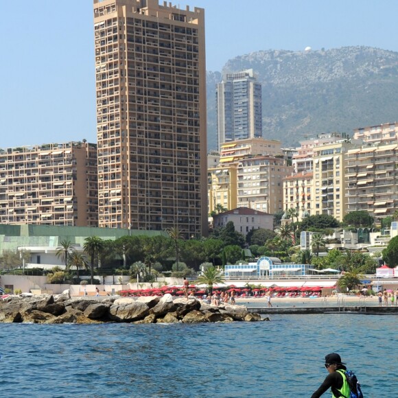 Exclusif - La princesse Charlene de Monaco a participé le 25 juin 2016 à la 2e édition de la Riviera Sup Race, une course de paddle de 14 kilomètres (Monaco, Italie, Menton, Roquebrune-Cap-Martin) organisée par l'association Hoé Hoé, en compagnie de son frère Gareth Wittstock. Son époux le prince Albert II de Monaco en a donné le départ sur la plage du Larvotto et était présent à Roquebrune-Cap-Martin pour l'accueillir à son arrivée, après 2h52 d'effort en plein soleil. © Bruno Bebert - Olivier Huitel/Pool Restreint Monaco/Bestimage-Crystal