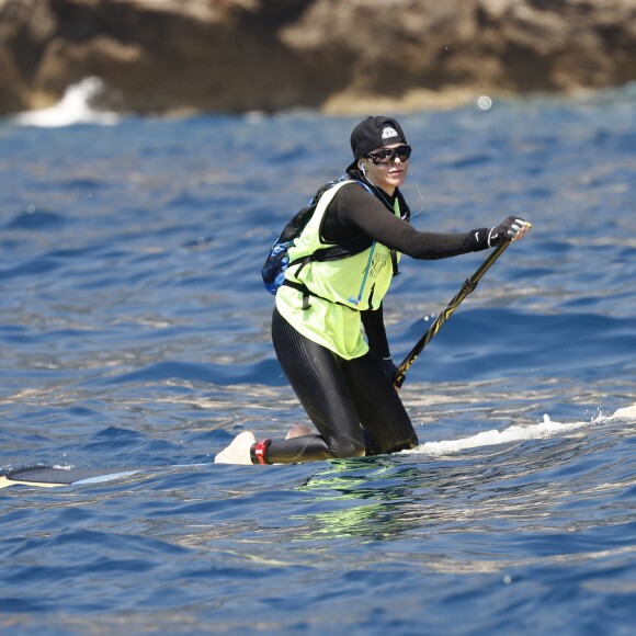 Exclusif - Charlene de Monaco a participé le 25 juin 2016 à la 2e édition de la Riviera Sup Race, une course de paddle de 14 kilomètres (Monaco, Italie, Menton, Roquebrune-Cap-Martin) organisée par l'association Hoé Hoé, en compagnie de son frère Gareth Wittstock. Son époux le prince Albert II de Monaco en a donné le départ sur la plage du Larvotto et était présent à Roquebrune-Cap-Martin pour l'accueillir à son arrivée, après 2h52 d'effort en plein soleil. © Bruno Bebert - Olivier Huitel/Pool Restreint Monaco/Bestimage-Crystal