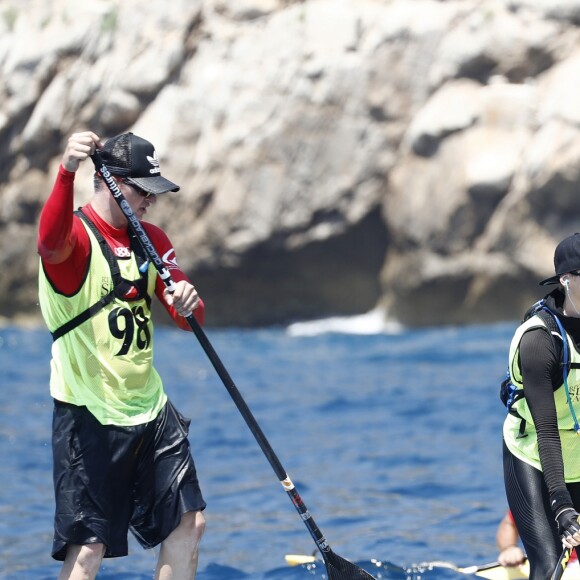 Exclusif - Charlene de Monaco a participé le 25 juin 2016 à la 2e édition de la Riviera Sup Race, une course de paddle de 14 kilomètres (Monaco, Italie, Menton, Roquebrune-Cap-Martin) organisée par l'association Hoé Hoé, en compagnie de son frère Gareth Wittstock. Son époux le prince Albert II de Monaco en a donné le départ sur la plage du Larvotto et était présent à Roquebrune-Cap-Martin pour l'accueillir à son arrivée, après 2h52 d'effort en plein soleil. © Bruno Bebert - Olivier Huitel/Pool Restreint Monaco/Bestimage-Crystal