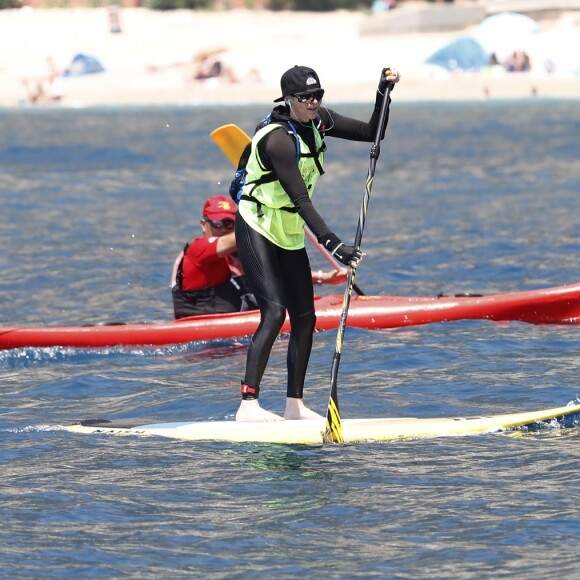 Exclusif - Charlene de Monaco a participé le 25 juin 2016 à la 2e édition de la Riviera Sup Race, une course de paddle de 14 kilomètres (Monaco, Italie, Menton, Roquebrune-Cap-Martin) organisée par l'association Hoé Hoé, en compagnie de son frère Gareth Wittstock. Son époux le prince Albert II de Monaco en a donné le départ sur la plage du Larvotto et était présent à Roquebrune-Cap-Martin pour l'accueillir à son arrivée, après 2h52 d'effort en plein soleil. © Bruno Bebert - Olivier Huitel/Pool Restreint Monaco/Bestimage-Crystal