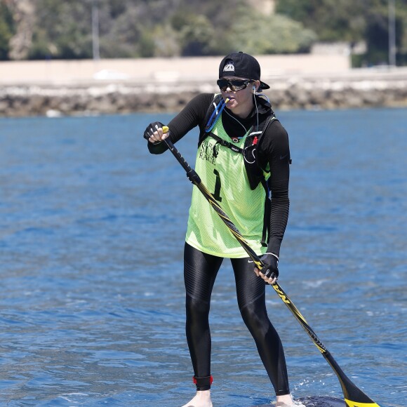 No Tabloïd - Exclusif - La princesse Charlène de Monaco participe à la 2ème Riviera Sup Race, une course de stand up paddle de 14 km organisée par l'association Hoé Hoé qui traverse Monaco, l'Italie, Menton et Roquebrune-Cap-Martin, le 25 juin 2016. Le prince Albert II de Monaco a donné le départ depuis la plage de Larvotto en compagnie de Benjamin Clément, le président de l'association Hoé Hoé. La princesse, qui a participé à cette course "pour le plaisir", était accompagnée par son frère Gareth Wittstock (qui fêtait son anniversaire aujourd'hui et sa seconde participation à l'évènement). Le meilleur des participants a mis 1h41 pour parcourir les 14 km. La princesse a bouclé la course en 2h52min. A son arrivée à la base nautique de Roquebrune-Cap-Martin, elle a été chaleureusement accueillie et félicitée par son mari le prince Albert II de Monaco. © Bruno Bebert - Olivier Huitel/Pool Restreint Monaco/Bestimage-Crystal  No Tabloïd For Germany call for price No web - No blog pour Belgique/Suisse Exclusive - Princess Charlene of Monaco participates at the second "Riviera SUP Race 2016", a Stand Up Paddle board competition that spans three countries - Monaco, Italy and France, with her brother Gareth Wittstock. The long distance race departed from Monaco yesterday and Princess Charlene's husband Prince Albert II of Monaco was there to support his wife and officially launch the race.25/06/2016 - Monaco