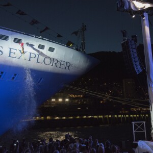 Et le champagne coula... Le luxueux paquebot Seven Seas Explorer, de la compagnie Regent Seven Seas Cruises, a été baptisé le 13 juillet 2016 au port Hercule à Monte-Carlo par la princesse Charlene de Monaco, sa marraine, en présence de son mari le prince Albert et avec la participation du ténor Andrea Bocelli. © Regent Seven Seas Cruises