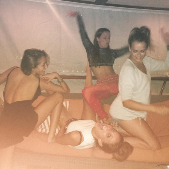Pauline Ducruet délurée avec ses amies lors d'une fête d'anniversaire en juin 2016, photo Instagram.