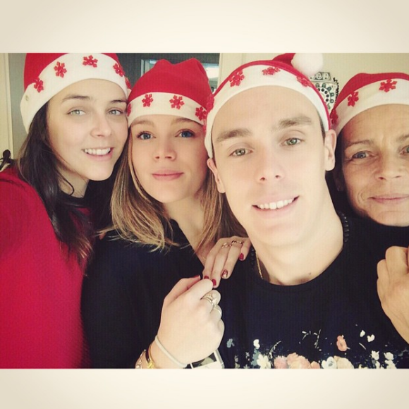 Pauline Ducruet, Camille Gottlieb, Louis Ducruet et leur mère la princesse Stéphanie de Monaco, Noël 2014, photo Instagram.