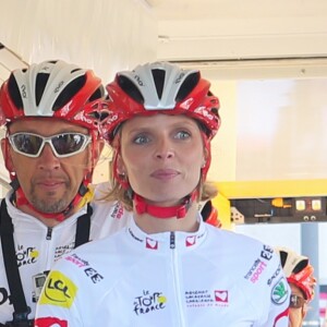 Sylvie Tellier, Bernard Hinault - L'équipe de l'Etape du Coeur 2016 pour le compte de Mécénat Chirurgie Cardiaque sur la ligne de départ à Bourg-Saint-Andéol, le 15 juillet 2016. Mécénat Chirurgie Cardiaque Enfants du Monde permet à des enfants souffrant de malformations cardiaques de venir en France et d'être opérés lorsqu'ils ne peuvent être soignés dans leur pays d'origine par manque de moyens financiers et techniques. © CVS/Bestimage