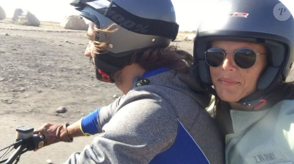 Laure Manaudou et son chéri Jeremy Frerot font de la moto à Marseille. Photo publiée sur Instagram, le 19 juillet 2016