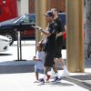 Tyga emmène son fils King Cairo Stevenson déjeuner au restaurant Genwa Korean BBQ. Los Angeles, le 19 juillet 2016.