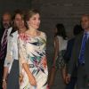 La reine Letizia d'Espagne, vêtue d'une robe Zara achetée en 2011 pour la modique somme de 39,95 euros, présidait le 21 juillet 2016 la remise des Prix nationaux de la mode à Madrid.