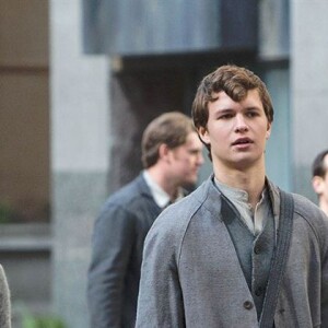 Ansel Elgort et Shailene Woodley dans la saga Divergente.