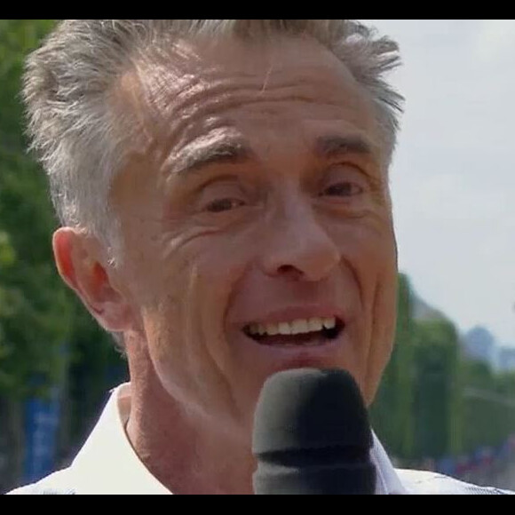 Gérard Holtz en larmes pour sa dernière dans "Vélo Club", dimanche 24 juillet 2016, sur France 2