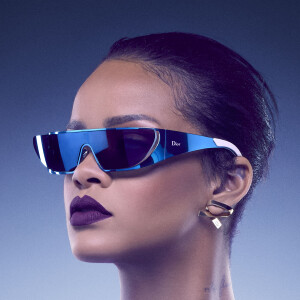 Les "Rihanna" par Christian Dior, portées par la superstar éponyme. Photo par Jean-Baptiste Mondino.