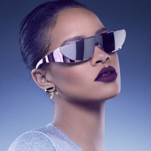 Les "Rihanna" par Christian Dior, portées par la superstar éponyme. Photo par Jean-Baptiste Mondino.