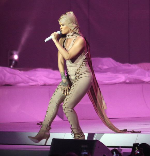 Rihanna en concert à Vancouver le 24 avril 2016.
