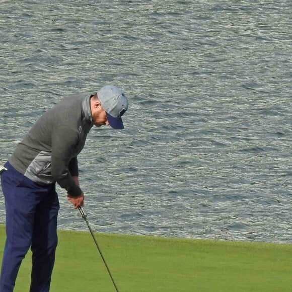 Exclusif - Justin Timberlake joue au golf sur le parcours du Bro Hog Golf à Stockholm, le 18 mai 2016.