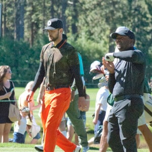 Justin Timberlake et Alfonso Riberio lors du tournoi de Golf spécial célébrités à South Lake Tahoe. Le 22 juillet 2016