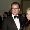 Roger Moore et Kristina Tholstrup aux BAFTA le 26 février 2001 à Londres