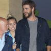 Miley Cyrus et Liam Hemsworth à la sortie du restaurant Nobu à Malibu le 15 juillet 2016